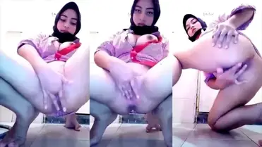 Gadis Jilbab Cantik Colmek Basah Muncrat 2026 poster